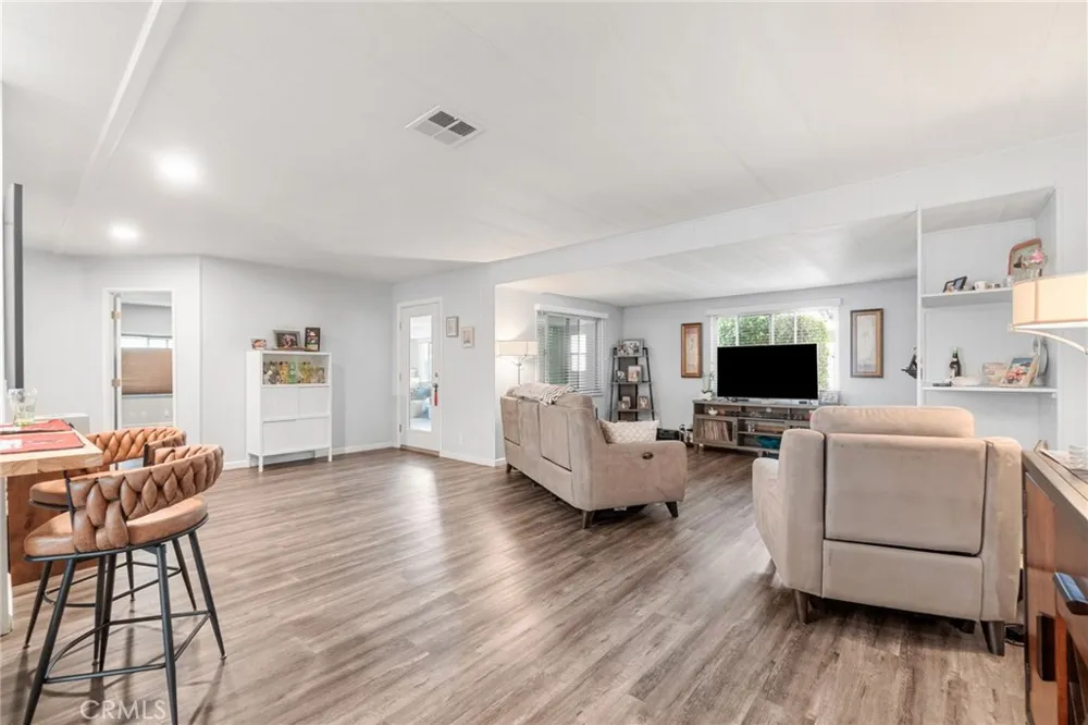 3595 Santa Fe #36 Long Beach, CA 90810
