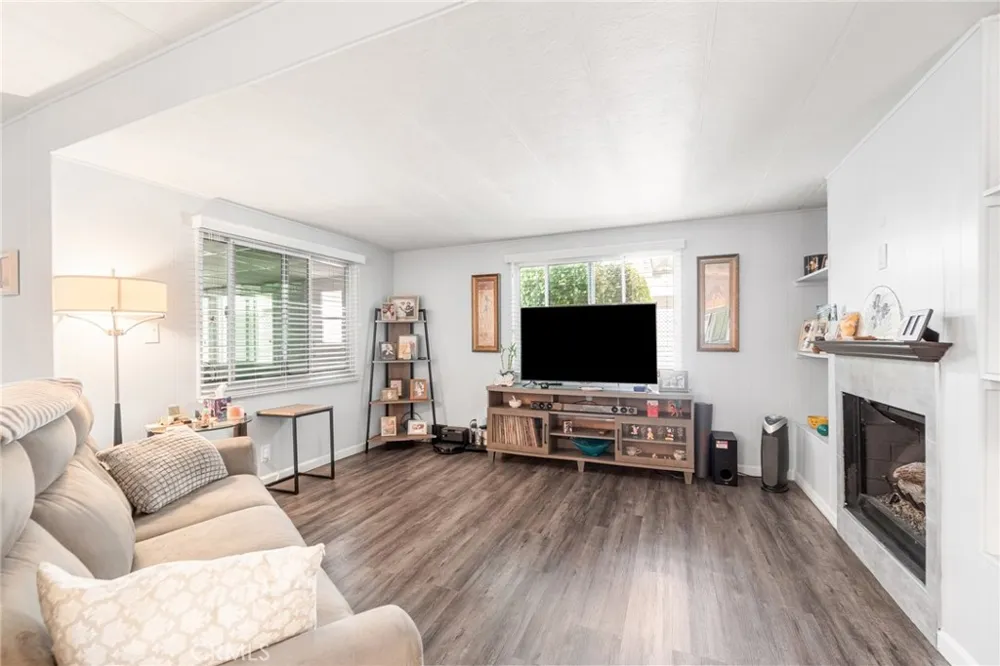 3595 Santa Fe #36 Long Beach, CA 90810