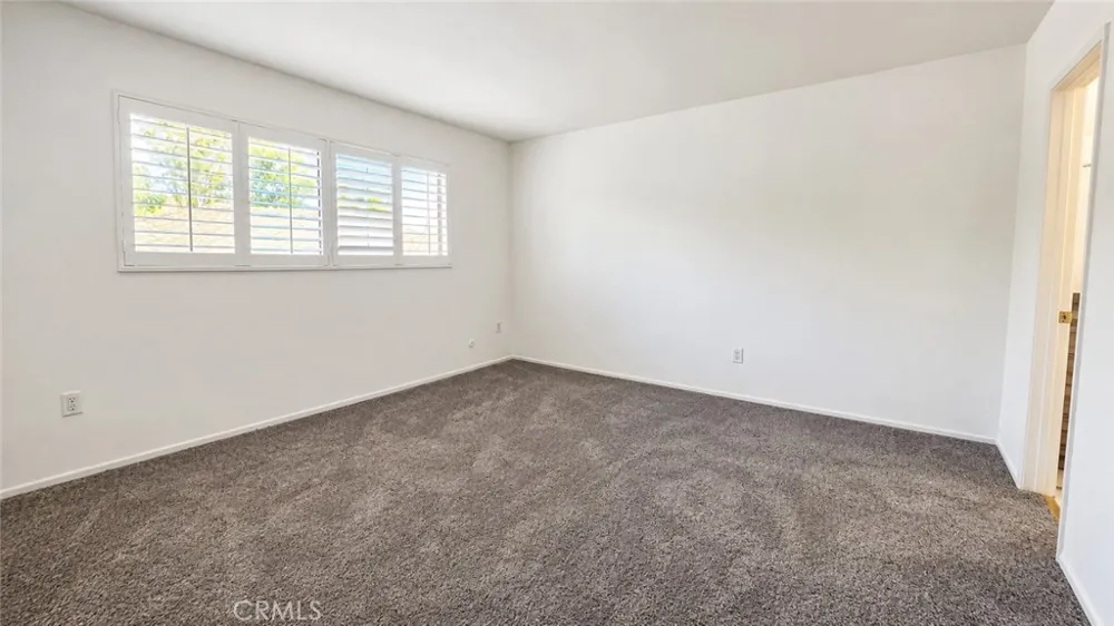 5255 Bellingham Valley Village, CA 91607
