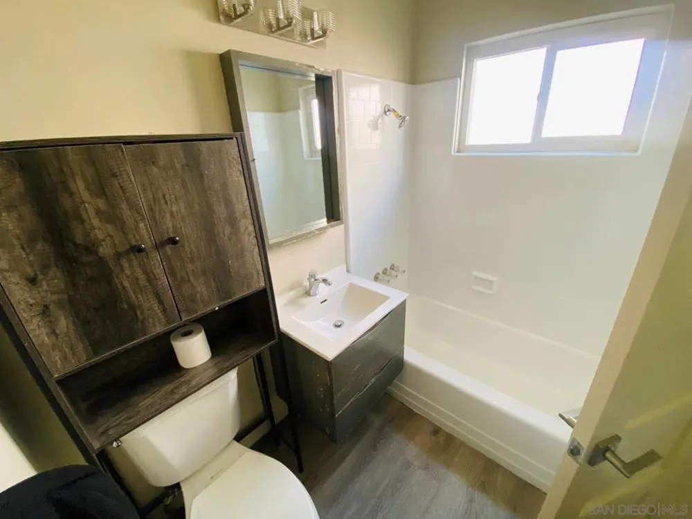 297 S Mollison Ave El Cajon, CA 92020