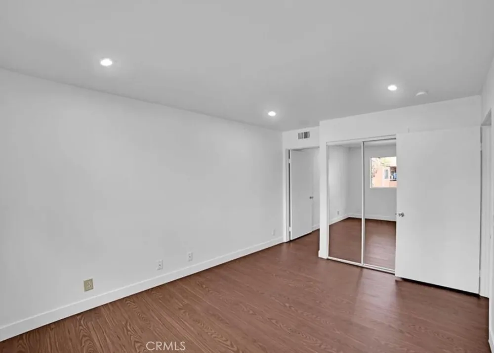 12601 Van Nuys #241 Pacoima, CA 91331