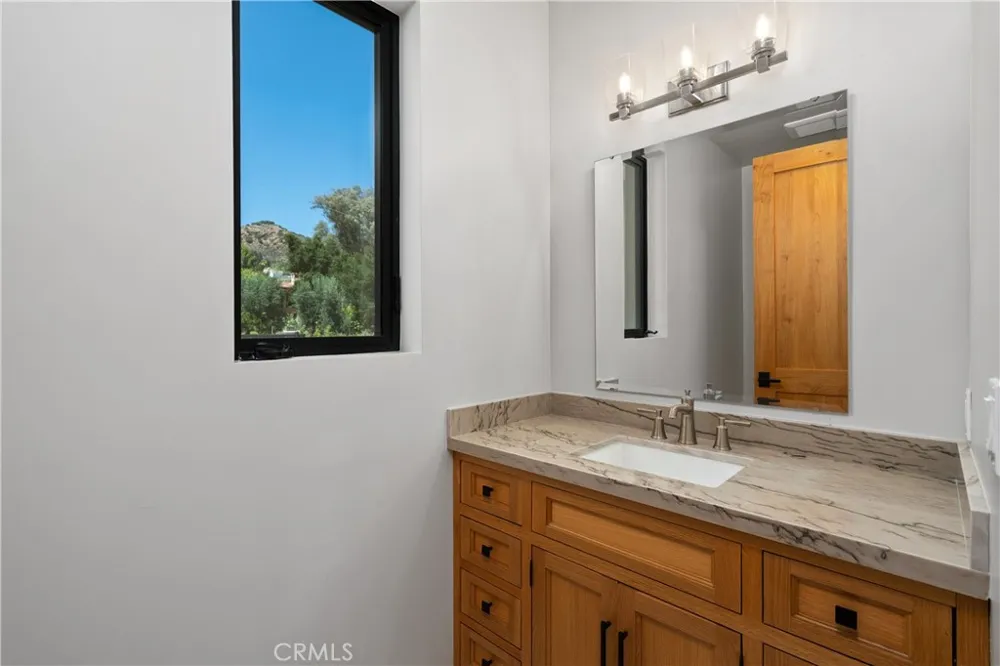 2224 Careful Avenue Agoura Hills, CA 91301