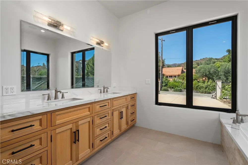 2224 Careful Avenue Agoura Hills, CA 91301