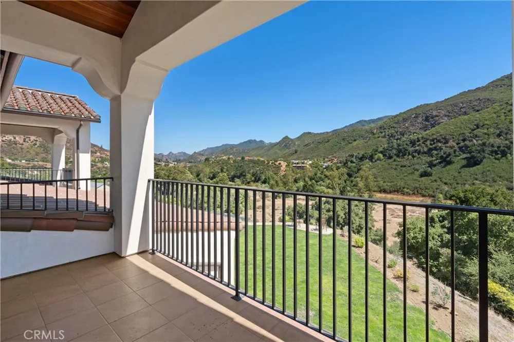 2224 Careful Avenue Agoura Hills, CA 91301