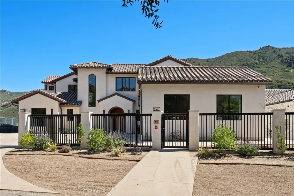 2224 Careful Avenue Agoura Hills, CA 91301
