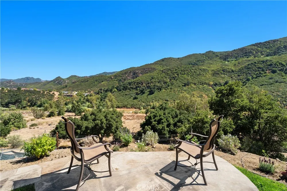 2224 Careful Avenue Agoura Hills, CA 91301