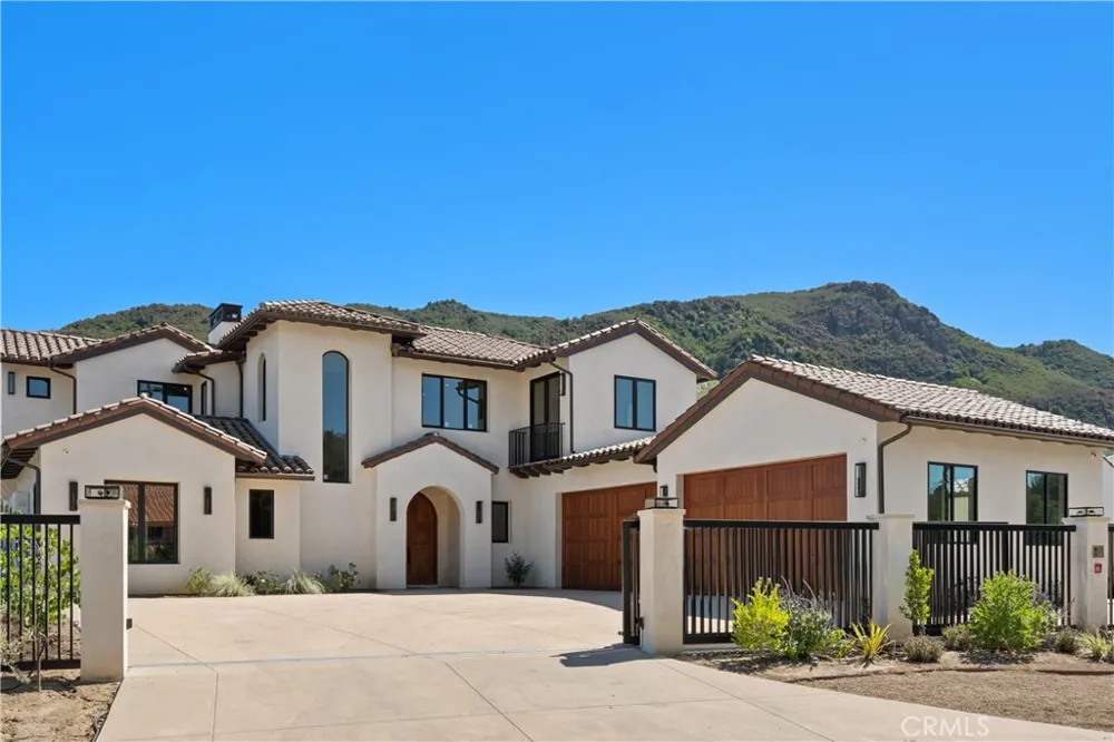 2224 Careful Avenue Agoura Hills, CA 91301
