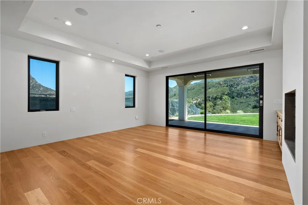 2224 Careful Avenue Agoura Hills, CA 91301