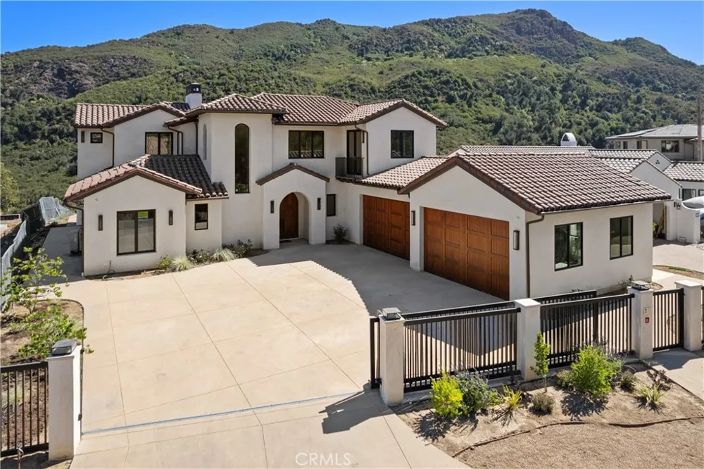 2224 Careful Avenue Agoura Hills, CA 91301