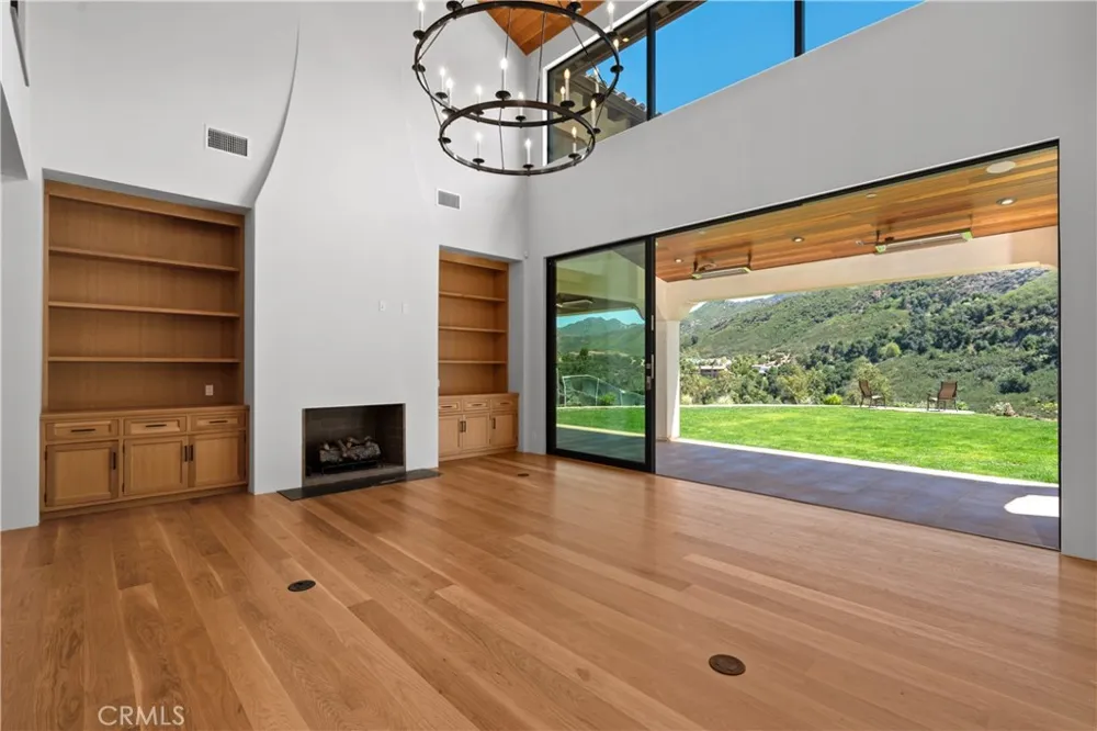 2224 Careful Avenue Agoura Hills, CA 91301