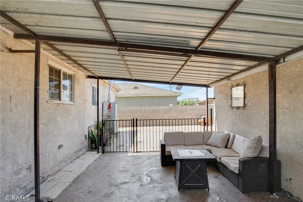 2011 Grape Compton, CA 90222