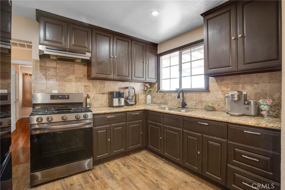 2011 Grape Compton, CA 90222