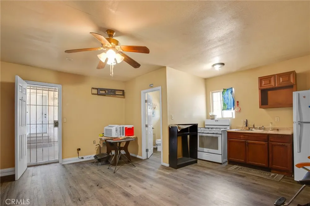2011 Grape Compton, CA 90222