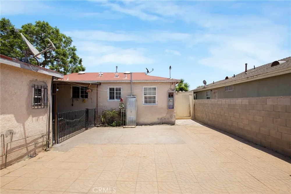 2011 Grape Compton, CA 90222