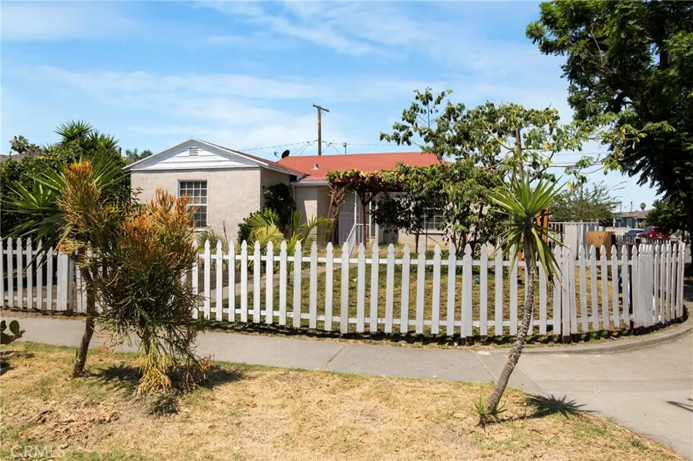 2011 Grape Compton, CA 90222