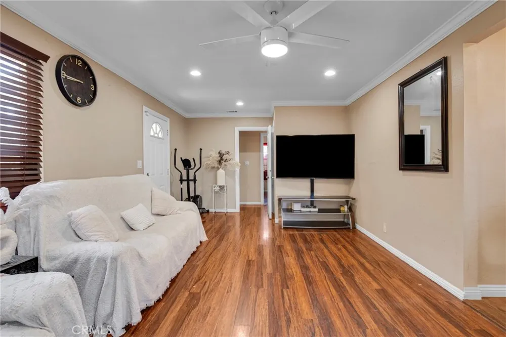 2011 Grape Compton, CA 90222