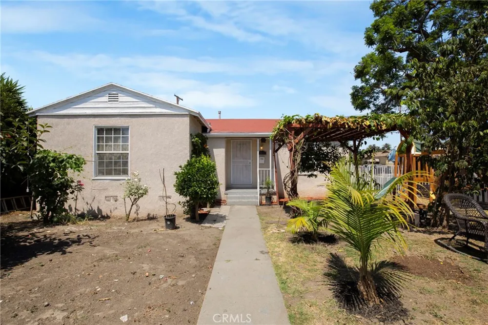 2011 Grape Compton, CA 90222