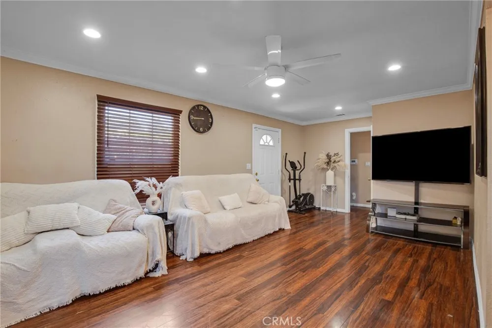 2011 Grape Compton, CA 90222