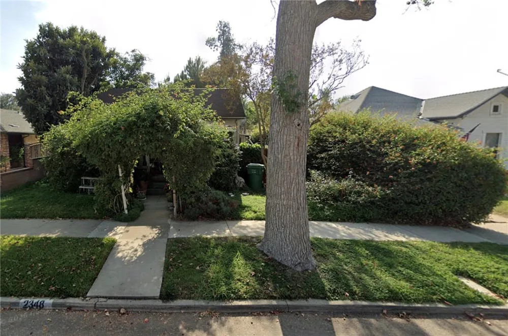2348 7th La Verne, CA 91750