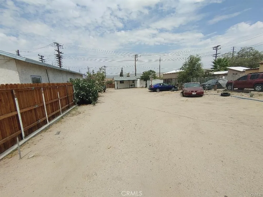 515 Pallesi Barstow, CA 92311