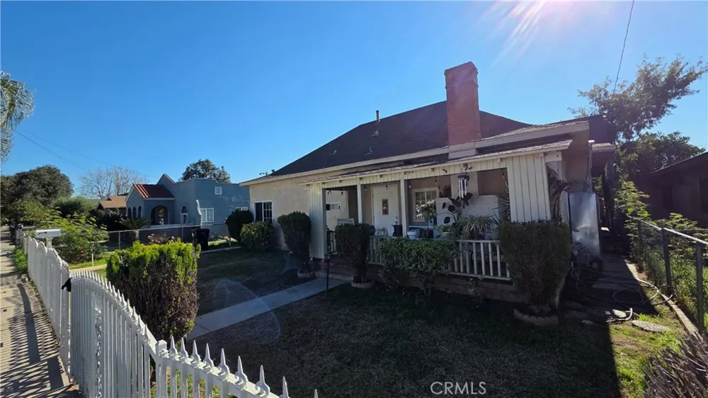 716 E 6th Pomona, CA 91766