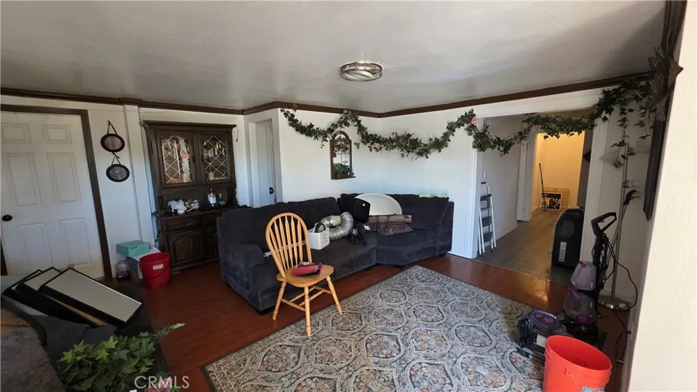 716 E 6th Pomona, CA 91766