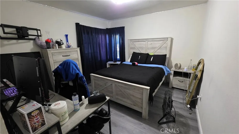 716 E 6th Pomona, CA 91766