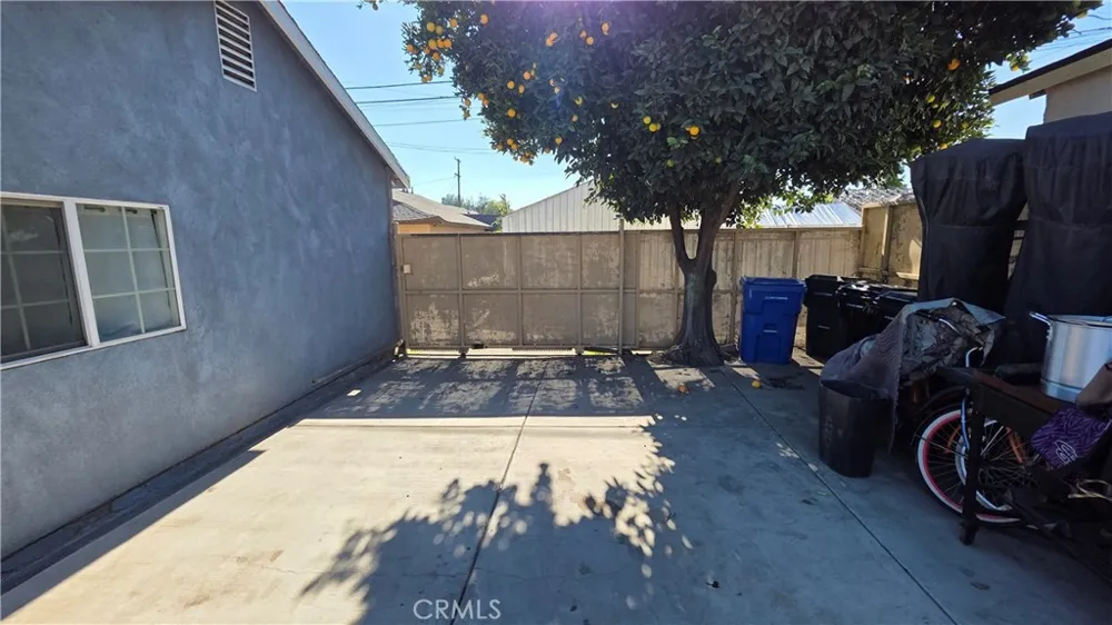716 E 6th Pomona, CA 91766