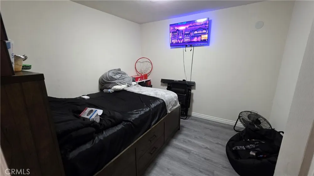 716 E 6th Pomona, CA 91766