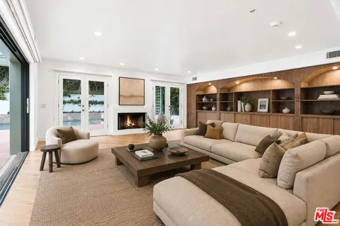 1200 Doheny Drive