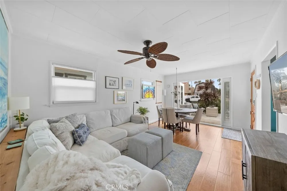 218 11 th street Huntington Beach, CA 92648