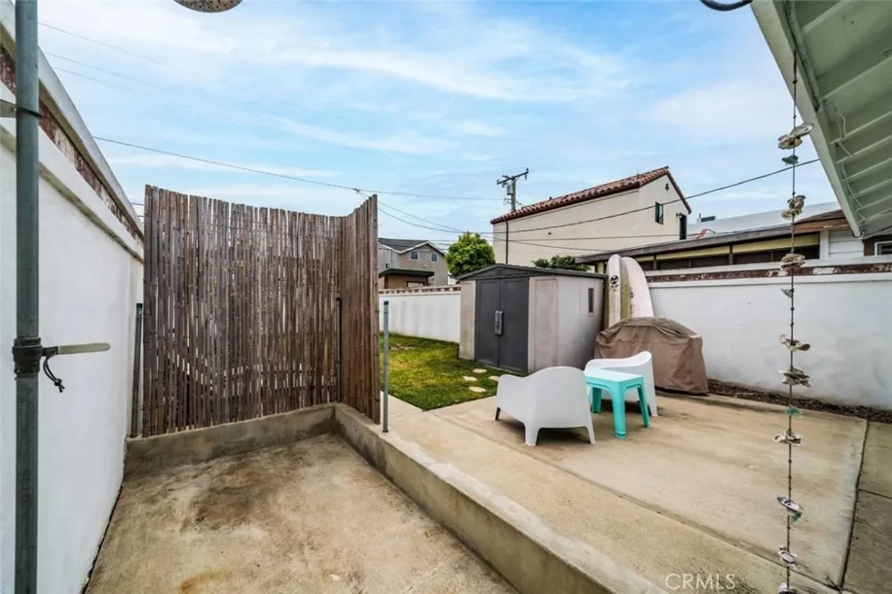 218 11 th street Huntington Beach, CA 92648