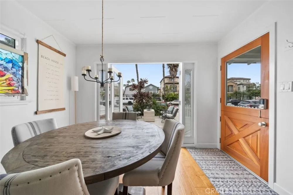218 11 th street Huntington Beach, CA 92648