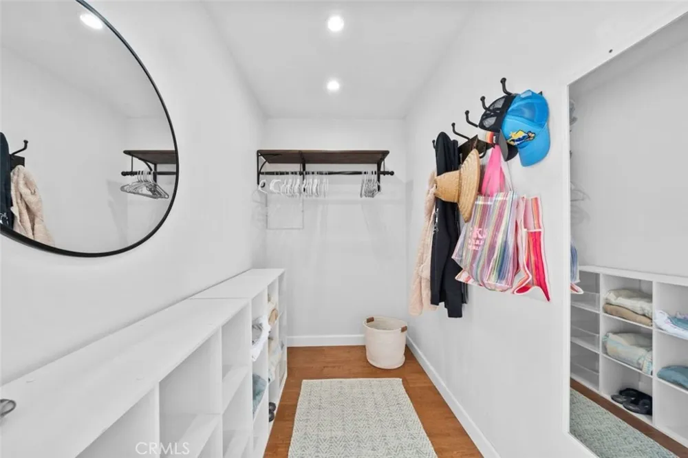 218 11 th street Huntington Beach, CA 92648