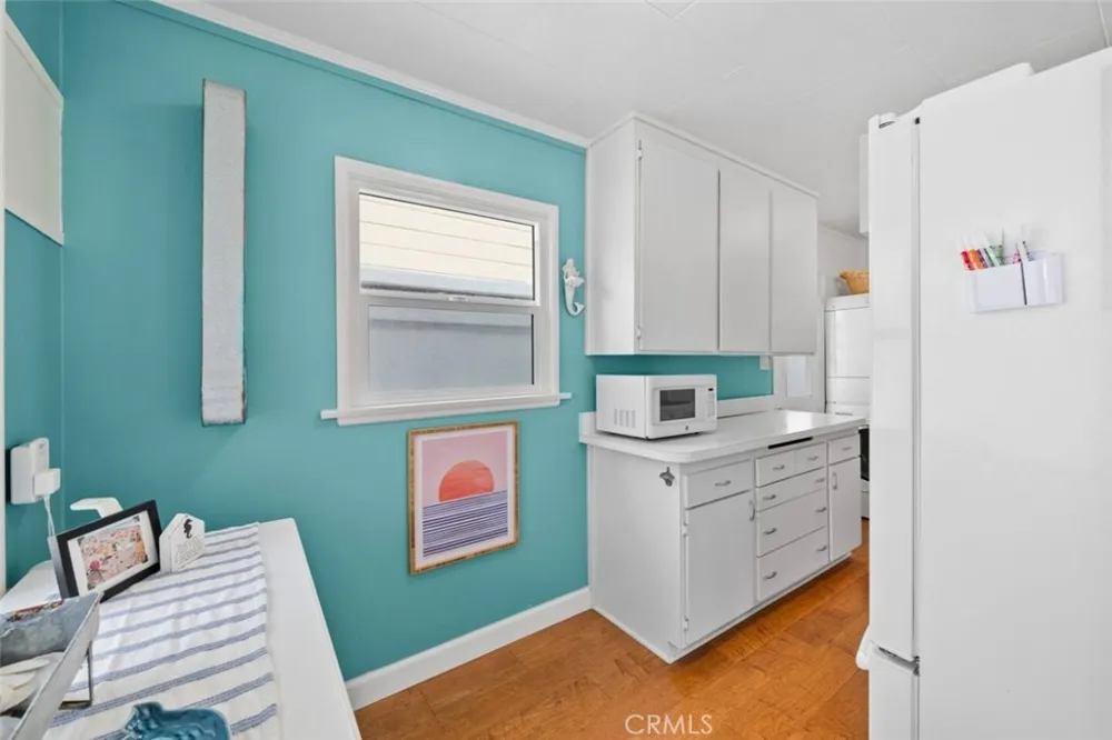 218 11 th street Huntington Beach, CA 92648