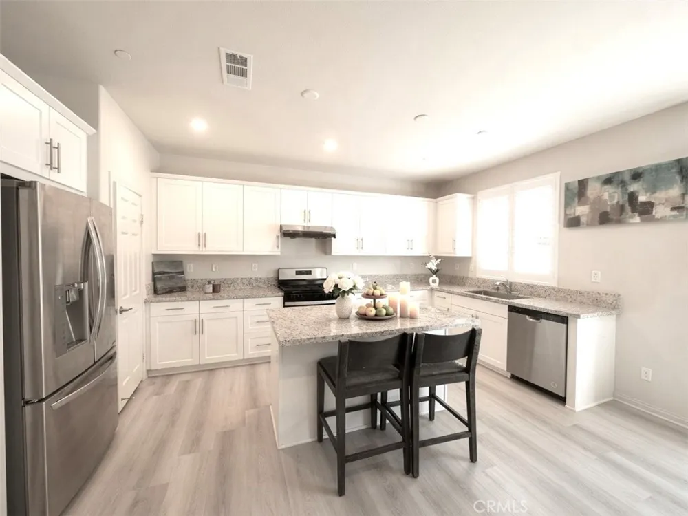 2111 Rio Grande Pomona, CA 91766