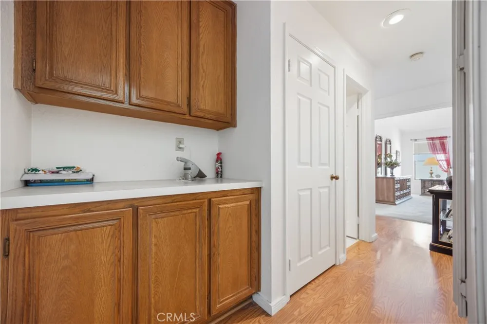 1638 Via Estrella Pomona, CA 91768