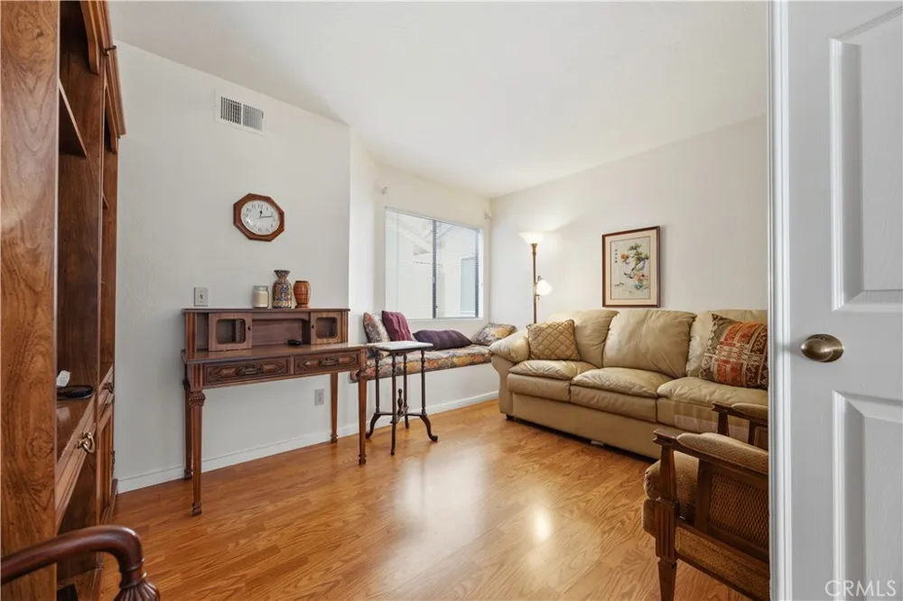 1638 Via Estrella Pomona, CA 91768