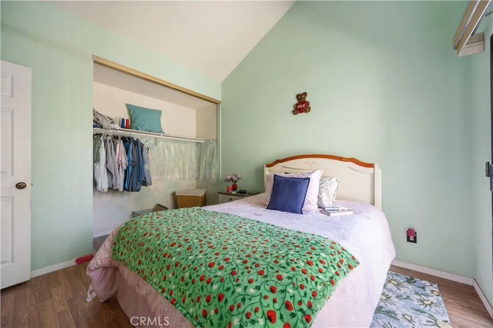 1638 Via Estrella Pomona, CA 91768