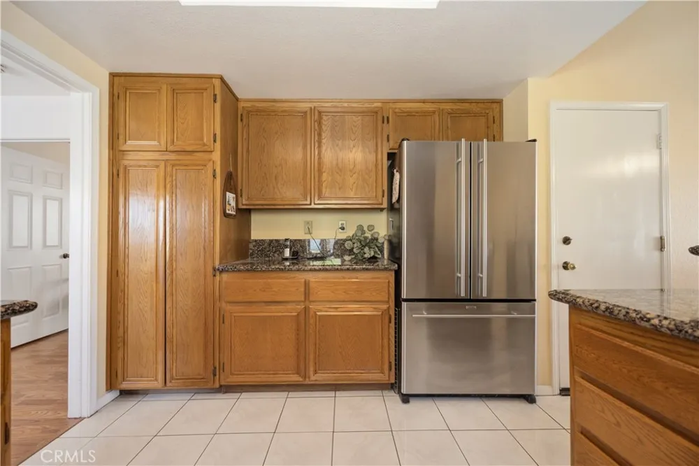 1638 Via Estrella Pomona, CA 91768