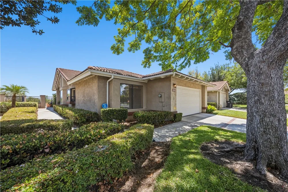 1638 Via Estrella Pomona, CA 91768
