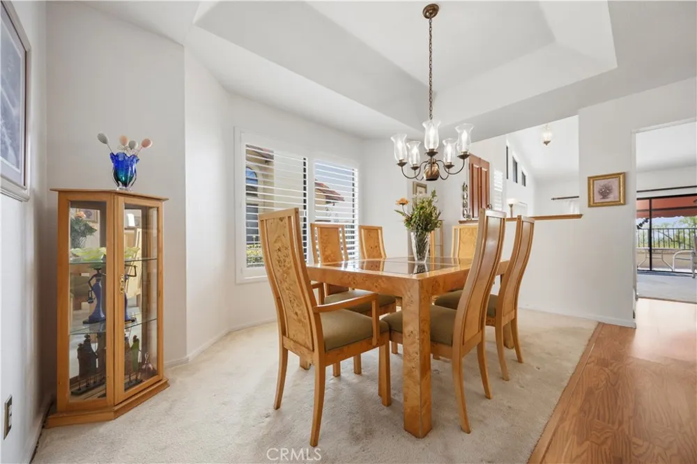 1638 Via Estrella Pomona, CA 91768