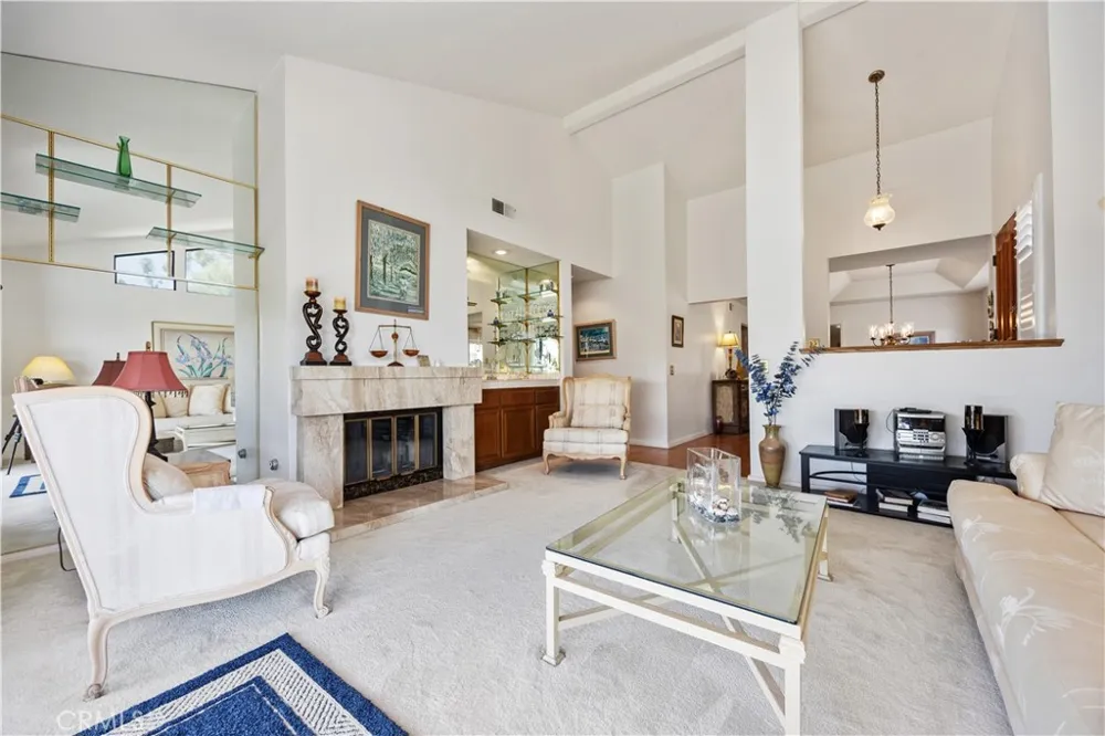 1638 Via Estrella Pomona, CA 91768