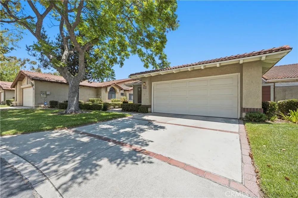 1638 Via Estrella Pomona, CA 91768
