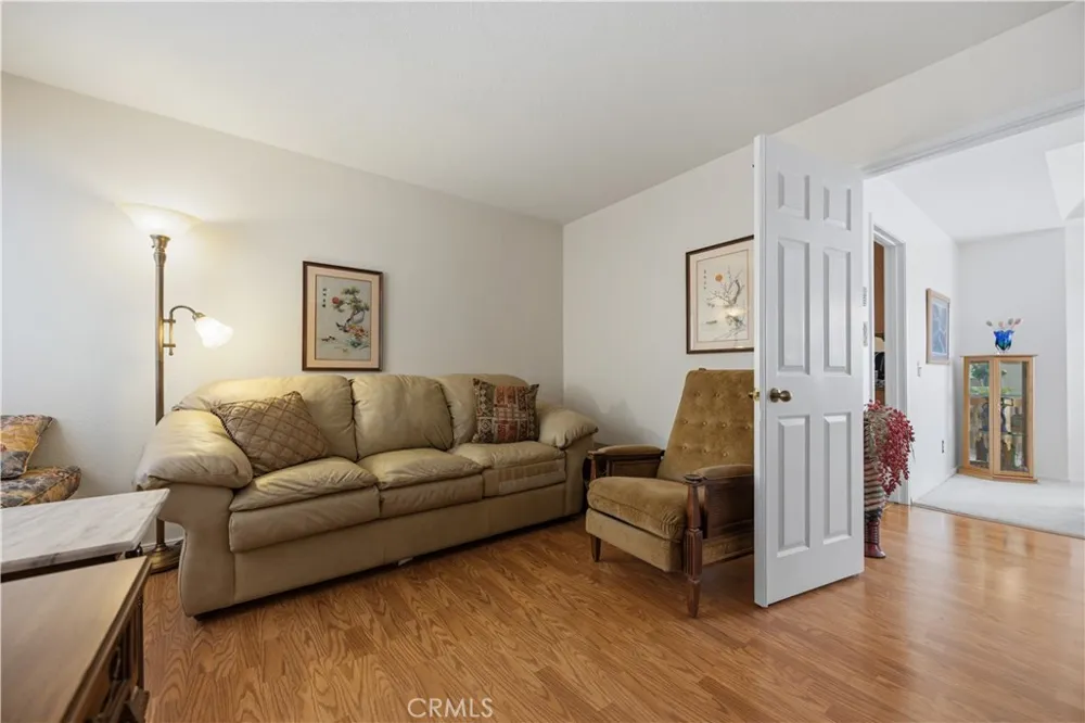 1638 Via Estrella Pomona, CA 91768