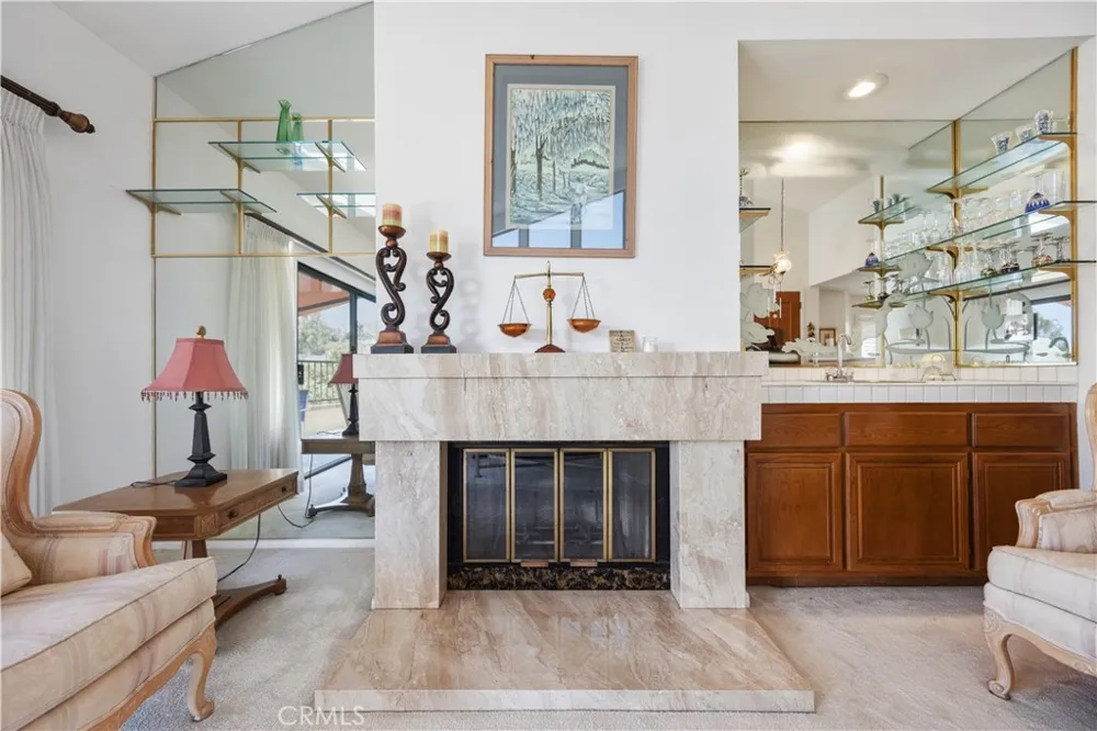 1638 Via Estrella Pomona, CA 91768