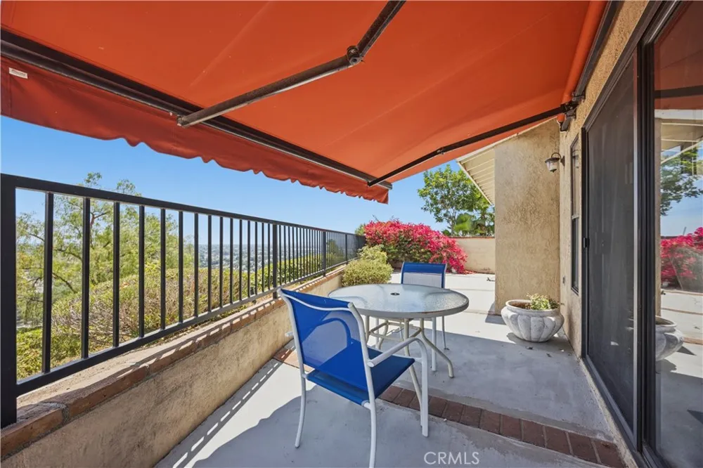 1638 Via Estrella Pomona, CA 91768