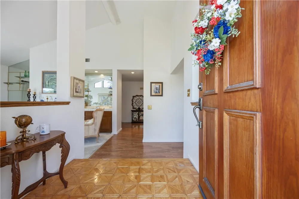 1638 Via Estrella Pomona, CA 91768