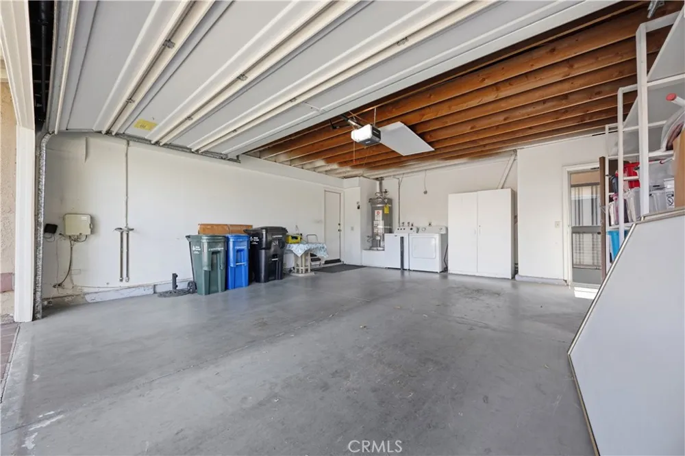 1638 Via Estrella Pomona, CA 91768