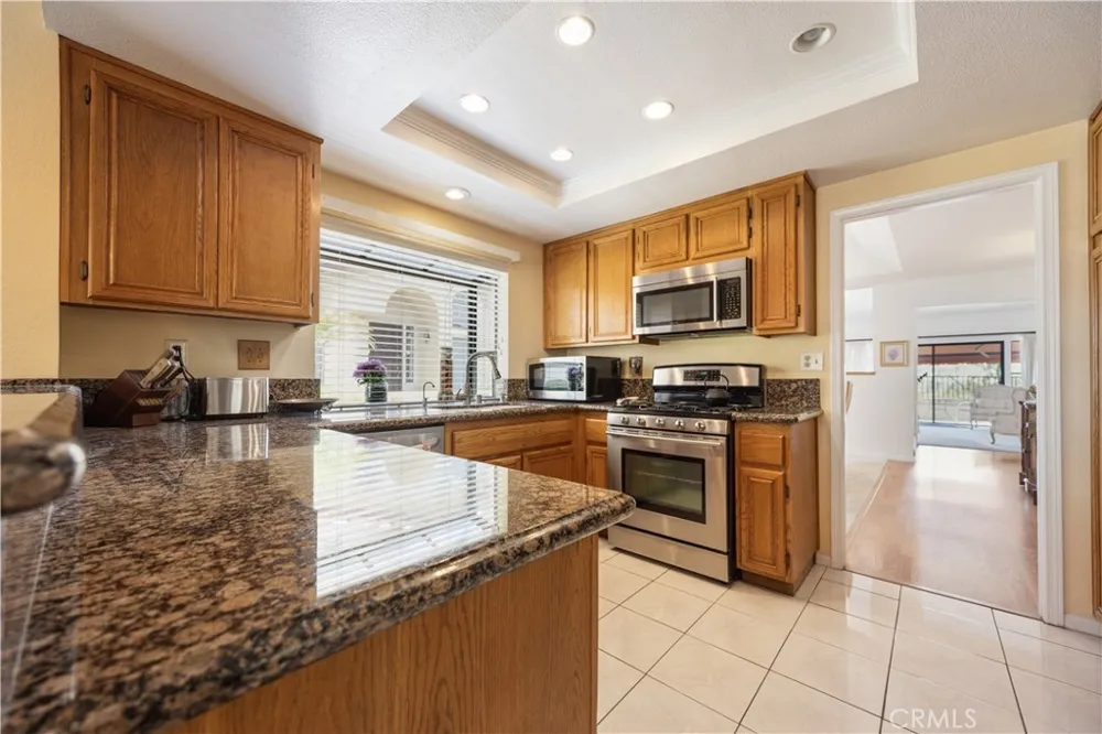 1638 Via Estrella Pomona, CA 91768